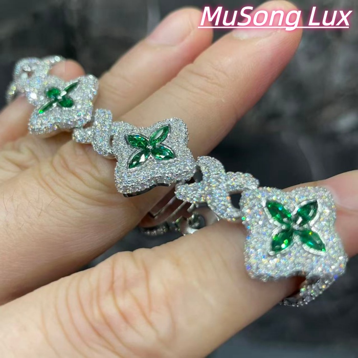 VVS Moissanite 925 Sterling Silver Miami Bracelet 9mm 8 inches, set with green gemstones.